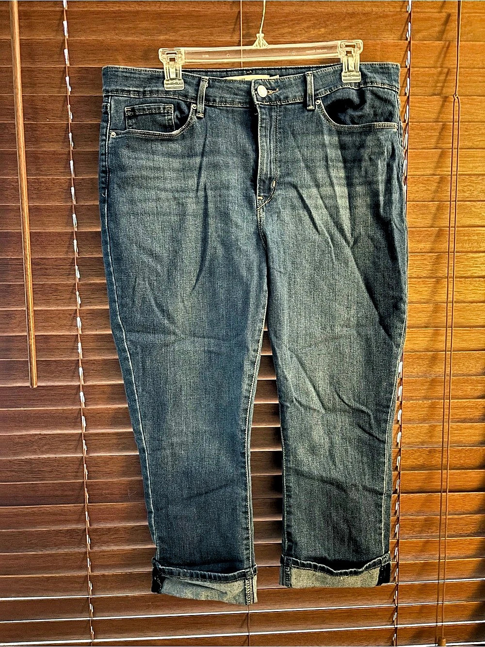 Levi Strauss Signature Mid-Rise Capri Blue size 14